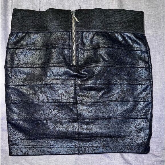 3 FOR $15 🙌🏼 Black bandage mini skirt by Charlotte Russe size small Y2K - Picture 2 of 4